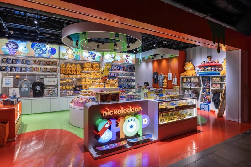 Nickelodeon Town in Macau - The DIY workshop and character shop