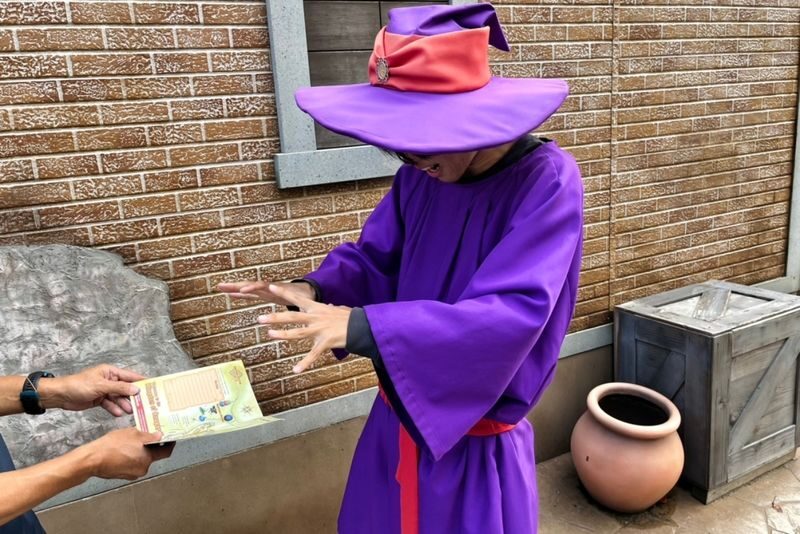 Nijigen no Mori - Naruto, Dragon Quest, and Shin-chan each ask something different
