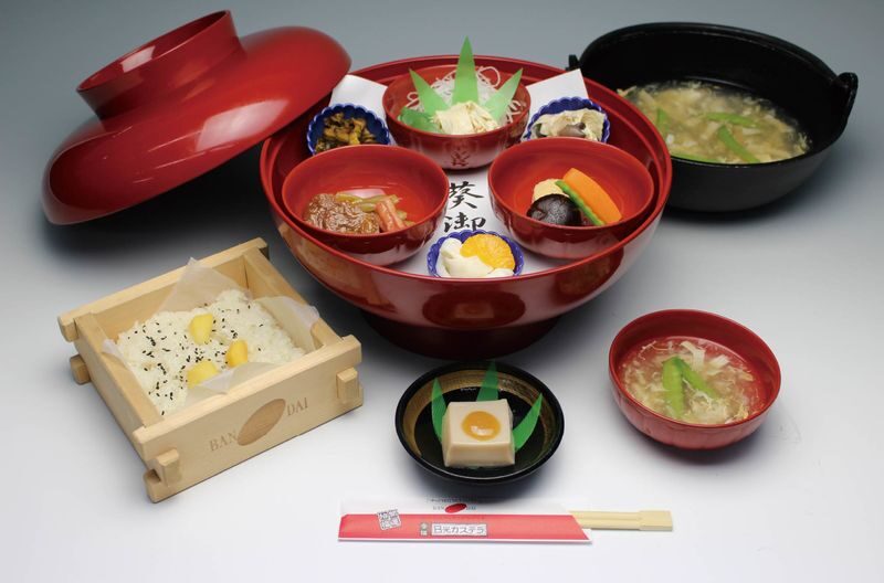 Nikko Day Trip: World Heritage Toshogu Shrine, Kegon Falls & Lake Chuzenji (Including Japanese-Style Lunch) Departing from Tokyo - Lunch at Bandai Nikko Store