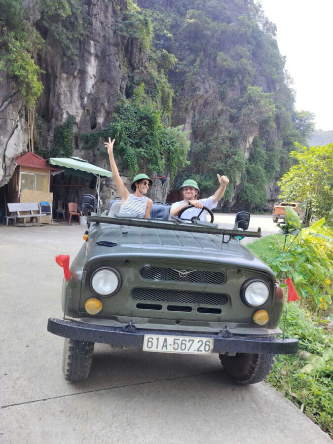 Ninh Binh: Bich Dong Pagoda, Tam Coc & Mua Cave Half-Day Jeep Tour - Bich Dong Pagoda: a cultural pause