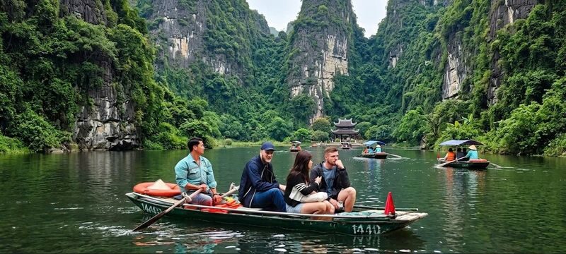Ninh Binh Full-Day Tour: Bai Dinh Pagoda, Trang An & Mua Cave - Bai Dinh’s scale changes the temple visit