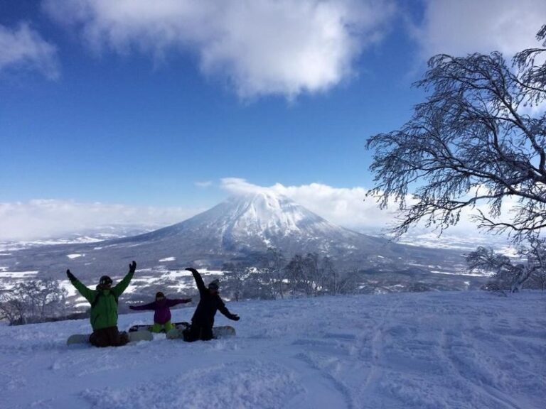 Niseko Grand Hirafu Ski Resort Ski Tour from Sapporo - Getting from the Welcome Center to your lift pass