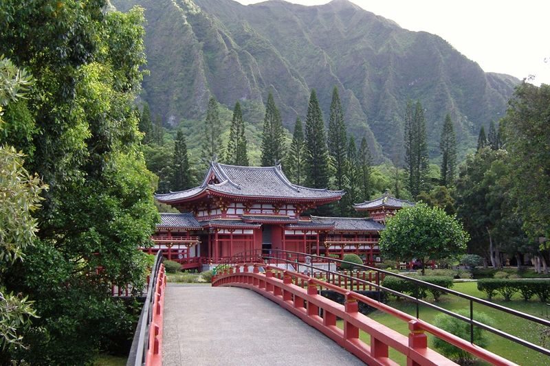 Oahu Grand Circle Island Tour - Byodo-In Temple adds a quieter cultural stop