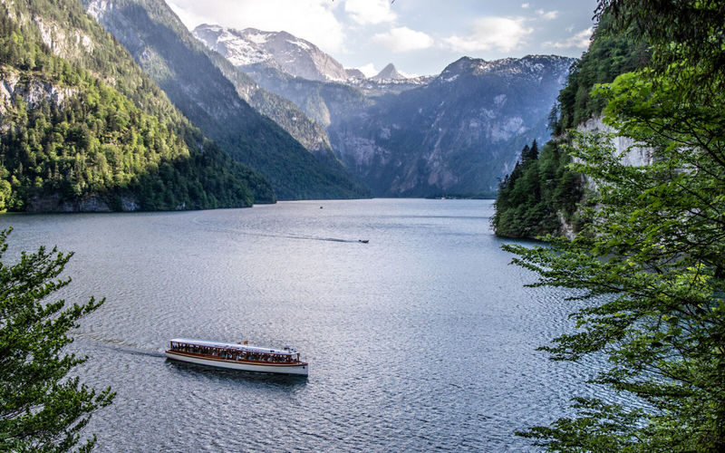 Obersalzberg and Eagles Nest Day Tour from Munich - Reaching Eagle’s Nest by mountain bus and elevator