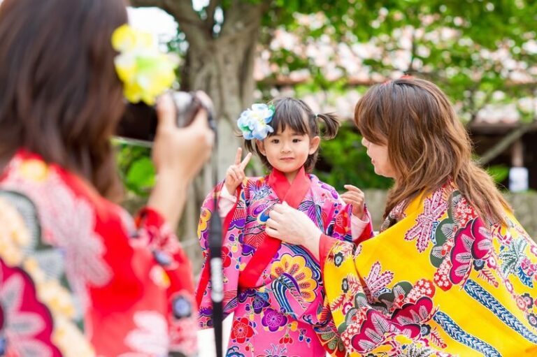 Okinawa South Day Tour: Gyokusendo Cave & Ryukyu Kingdom Village - Senaga Island - Sea Grape Picking - Itoman Fish Market - Cape Chinen - All-You-Can-Eat Yakiniku | Departure from Naha - The cave and Ryukyu village at Okinawa World