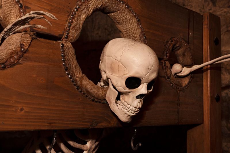 Old Town and Underground Ghost Tour in Edinburgh - Beneath South Bridge: the vaults