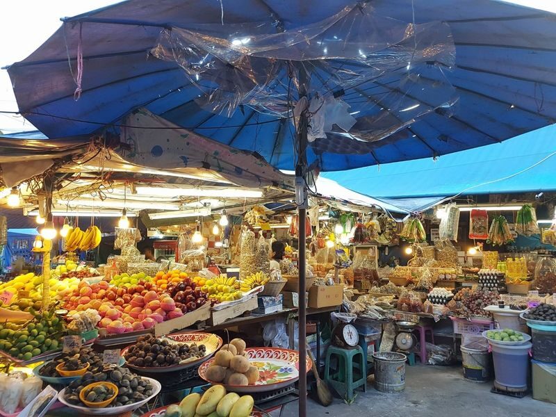 Old Town Cultural Heritage Afternoon Tour with Dinner - On On Hotel and the old town streets