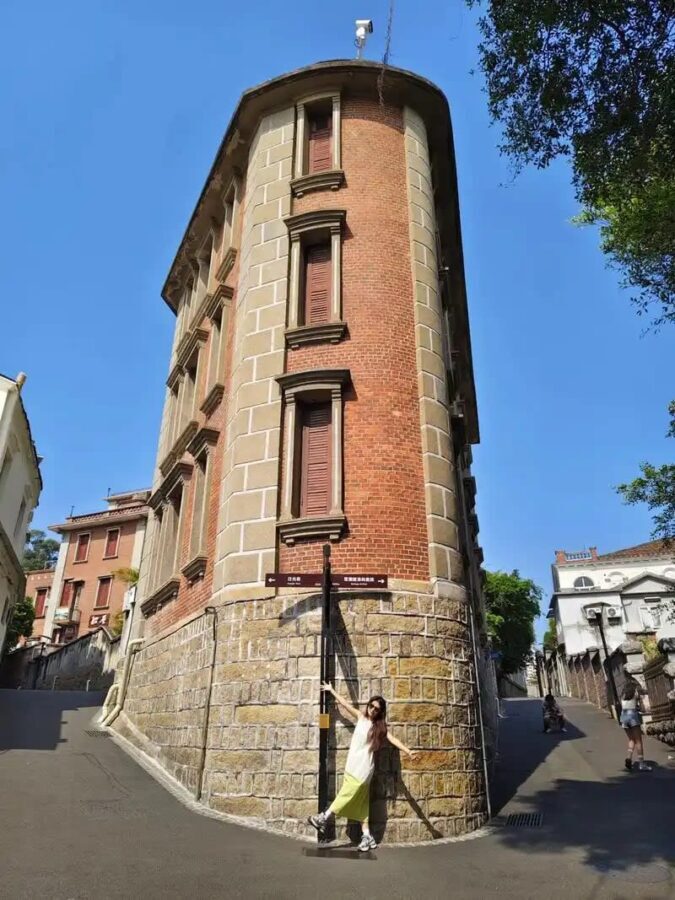 One-day tour of Gulangyu Island and Fanpo Mansion in Xiamen, Fujian - Fanpo Mansion adds a cultural counterpoint