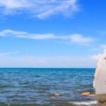 One-day tour of Qinghai Lake, Chaka Salt Lake, and Riyue Mountain in Xining - Riyue Mountain: a high pass with cultural meaning