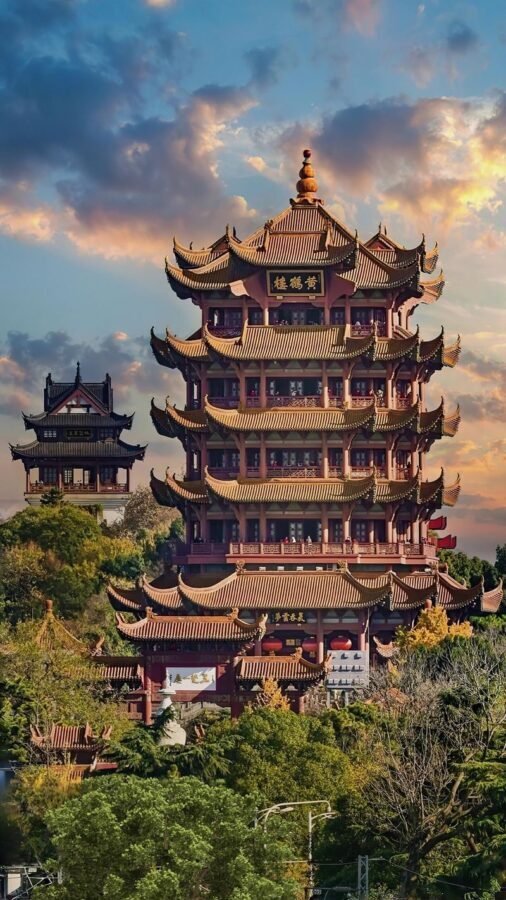 One-day tour of Wuhan Yellow Crane Tower & Hubu Alley - A guide can help make the museum visit count