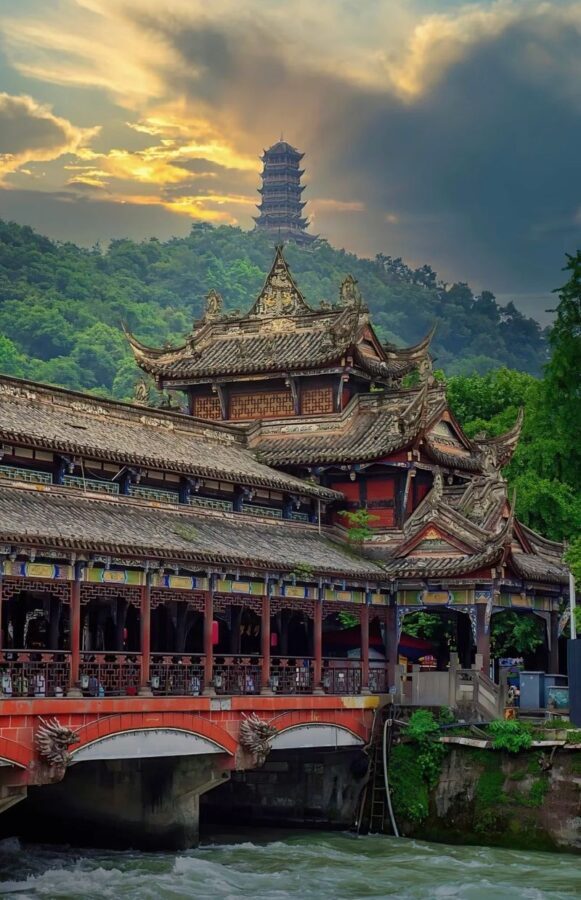 One-Day Tour to Shuangqiao Valley, Mount Siguniang, Chengdu (including Dujiangyan Night View) - Before sunrise: the road to Mount Siguniang