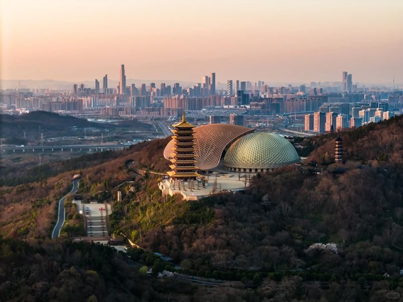 One-day tour to Sun Yat-sen Mausoleum in Nanjing (multiple combination routes) - Meiling Palace and Wutong Avenue: a smaller-scale glimpse of the Republic era