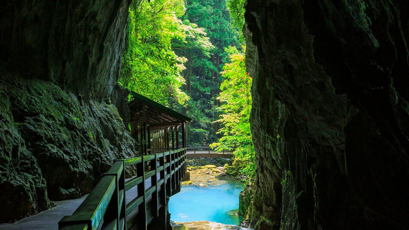 One-day trip to Fukuoka Akiyoshido Cave and Tsunoshima Bridge - Akiyoshido Cave: the cool, magnificent first stop
