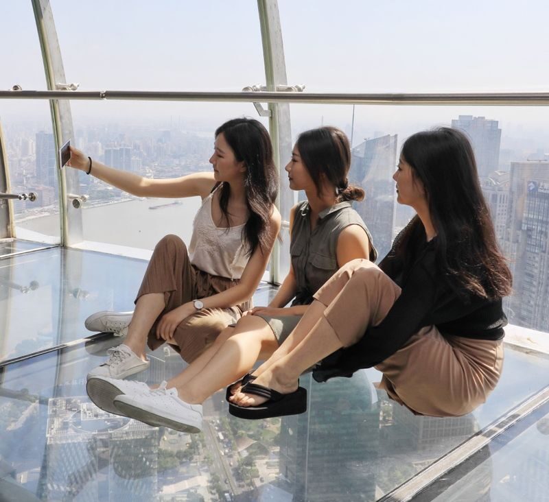 Oriental Pearl Tower Ticket - The tower and its changing view