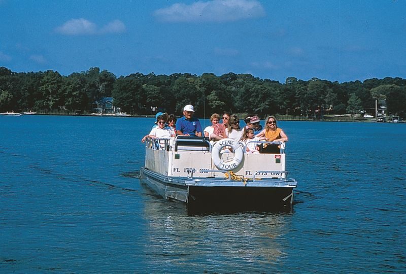 Orlando Highlights & Hidden Gems Sightseeing Tour - Lake Eola: Orlando’s downtown pause
