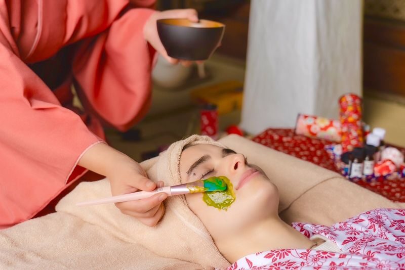 Osaka: Japanese Massage, Head Spa & Facial at the Temple (180-min) - Starting with a foot bath