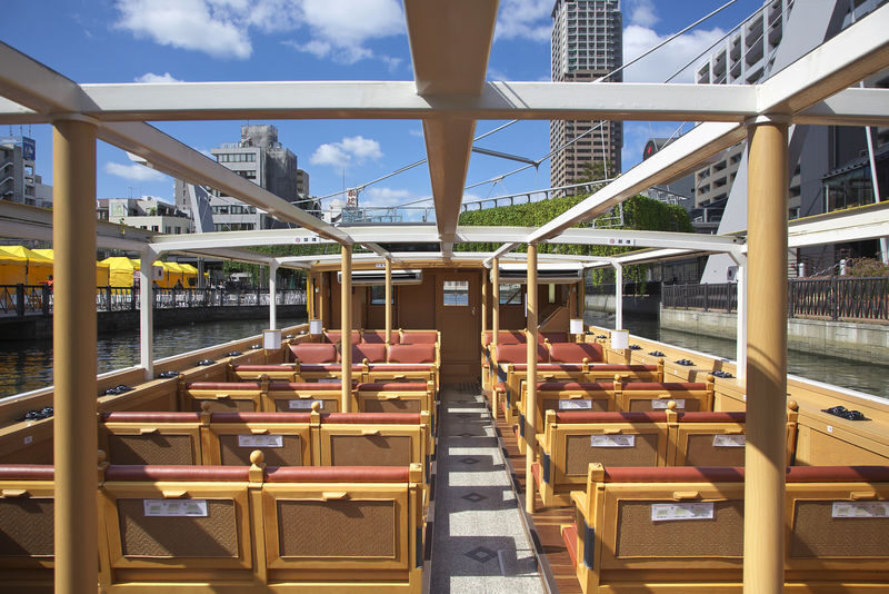 Osaka River Cruise: Naniwa Exploration Cruise with Rakugo or Tombori River Cruise - The longer Naniwa cruise and its rakugo performance