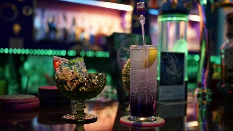 Osaka Shinsaibashi: FARPLANE PARCO BAR Admission Ticket with drink(For Foreign) - A first hour at FARPLANE PARCO