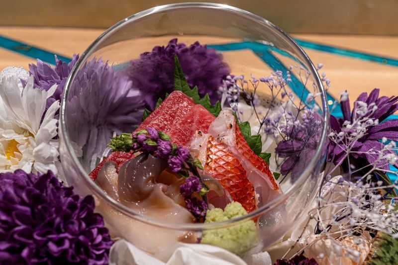 Osaka Shinsaibashi: SHIN NIPPON Carefully Selected Sushi Set Menu - What the Fuji set brings to the table