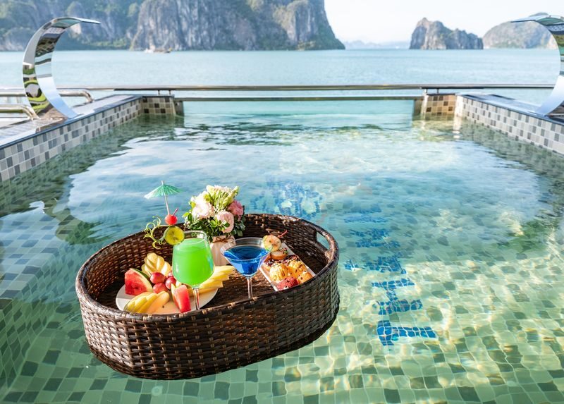 Otis Premium Day Cruise: Ha Long Bay, Sung Sot, Ti Top - Leaving Tuan Chau and settling in