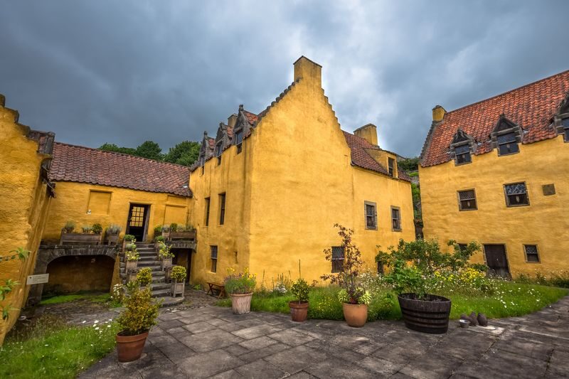 Outlander Explorer Day Tour from Edinburgh - Midhope Castle, the real Lallybroch