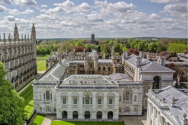 Oxford and Cambridge Universities Tour - Leaving London from Victoria