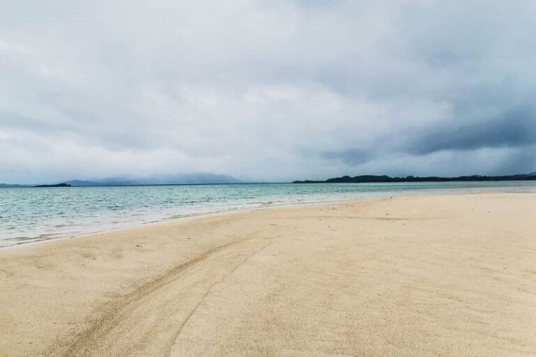 Pagbilao Beach with Biliran Sandbar and Island Hopping Tour - Six hours among sandbar, cave and beach
