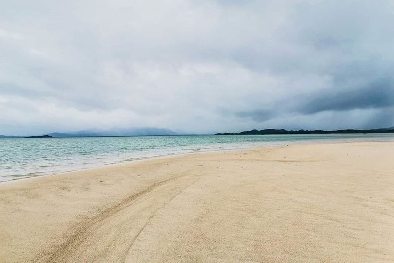 Pagbilao Beach with Biliran Sandbar and Island Hopping Tour - Six hours among sandbar, cave and beach