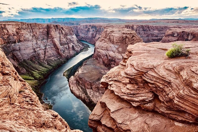 Page: Secret Antelope Canyon and Horseshoe Bend Tour - Horseshoe Bend by private dirt road