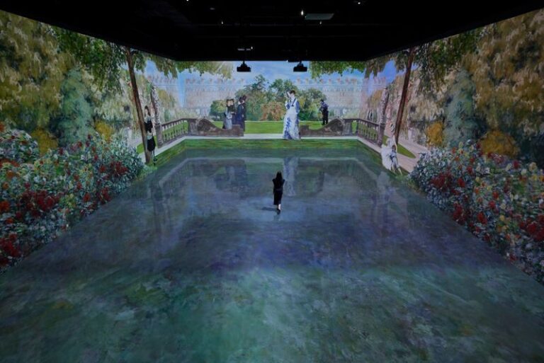 Paju Museum Hei & Unification Observatory & Byukchoji Gardens Tour - Museum Hei’s light-filled Flora exhibition