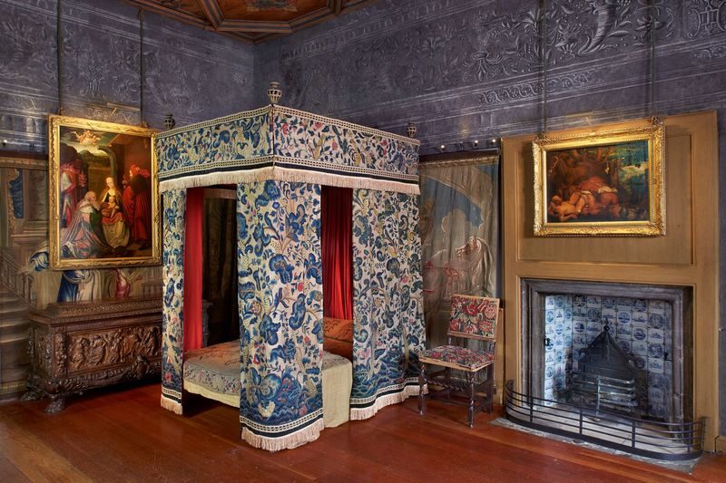 Palace of Holyroodhouse Ticket in Edinburgh - The Great Gallery’s royal portraits
