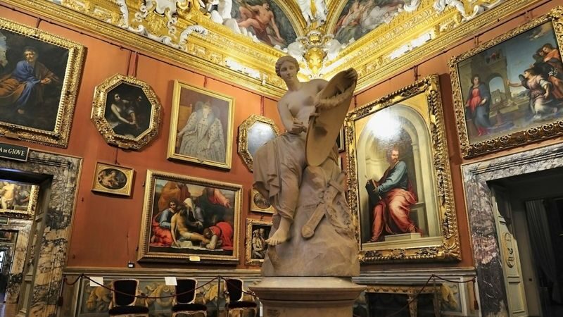 Palazzo Pitti and Palatine Gallery ticket in Florence - The Palatine Gallery: paintings in palace rooms