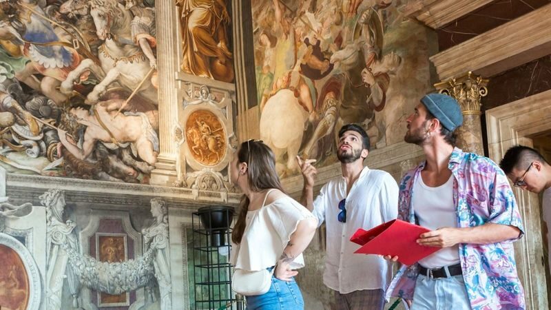 Palazzo Vecchio entry ticket with tour in Florence - The Salone dei Cinquecento: scale and spectacle