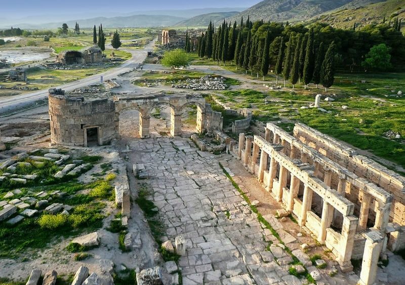 Pamukkale: City Tour with Lunch & Hotel Transfers - Pamukkale’s white terraces