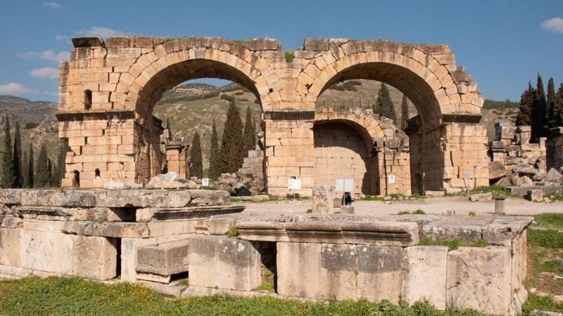 Pamukkale & Hierapolis Small-Group Tour from Antalya - Walking through Hierapolis