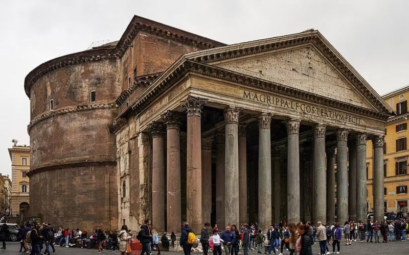 Pantheon guided tour in Rome - What the guide adds inside