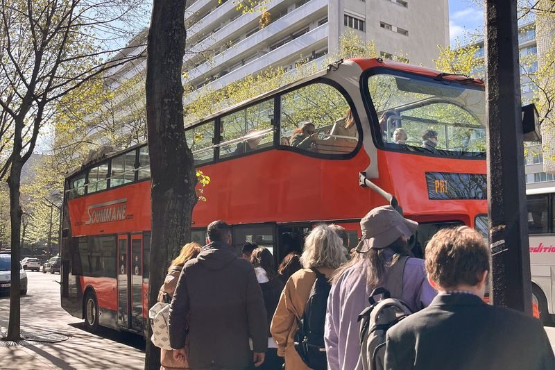 Paris City Tour with Eiffel Tower Summit Entrance Ticket - The coach route: a fast look at Paris’s landmarks