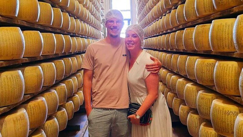 Parmesan cheese, Parma ham and balsamic vinegar factory tour - At the dairy: from fresh curds to aging wheels