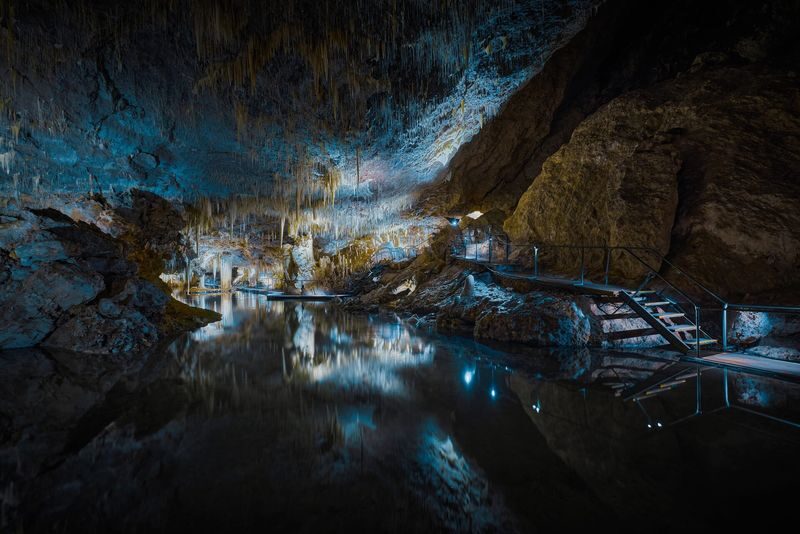 Perth: Sinkhole Cave, Margaret River, Busselton Jetty & Stargazing - Margaret River, with a brief taste of wine country