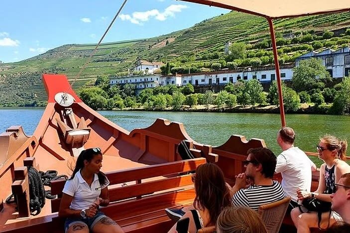 Porto: Douro Valley Wine Tour with Lunch Tastings & River Cruise - First estate: how Douro wine is made