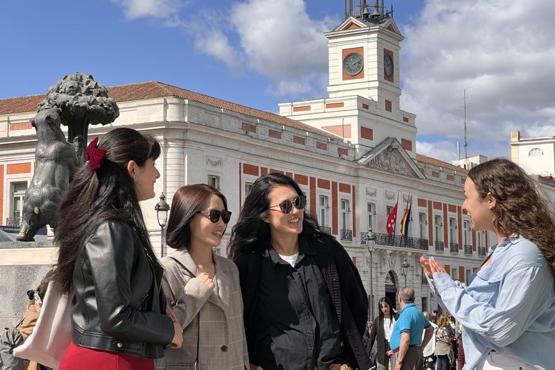 Prado Museum, Royal Palace & Madrid Walking Tour - Use the lunch break to eat like a local
