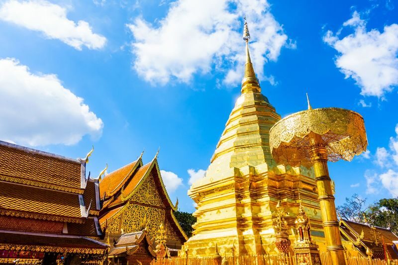 Private Car Charter Chiang Mai Doi Suthep Temple, Wat Chedi Luang, and Craft Village Day Tour - Wat Phra Singh and Chiang Mai’s temple core