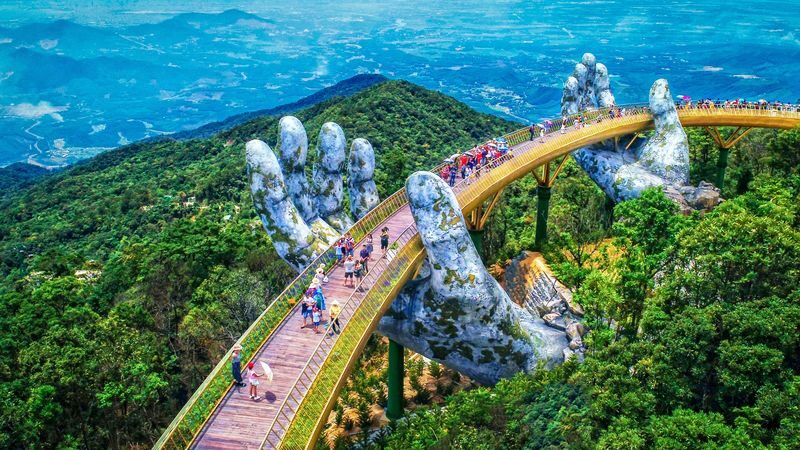 Private Check-out Tour: Ba Na Hills, Night Market & Airport Drop-off - The cable car ride sets the tone
