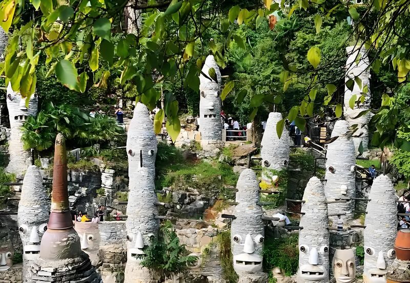 Private Day Tour of Qingyan Ancient Town & Yelang Valley in Guiyang - Yelang Valley’s stone figures and wild setting