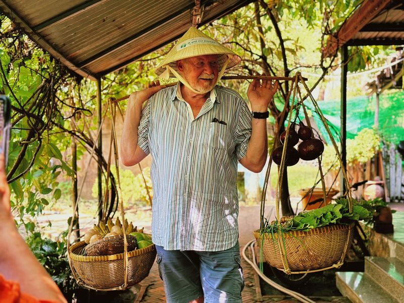 Private Farm Tour & Cooking Class in Ho Chi Minh City - Cycling to a market where daily life carries on