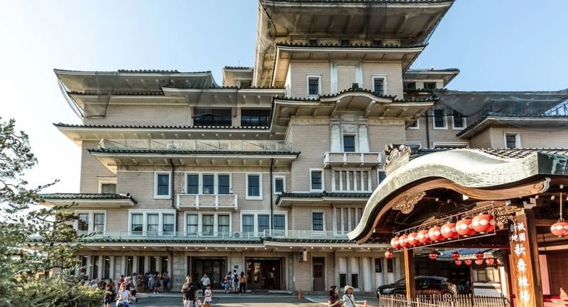 Private Kyoto Gion Highlights & Hidden Gems Tour with Local Guide - Hanamikoji-dori and Gion Corner