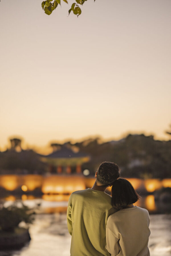 Private Professional Photoshoot in Gyeongju - Choosing where the camera points