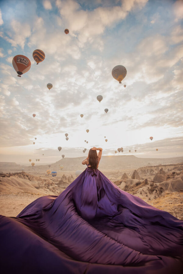 Professional photoshoot with flying dress in Cappadocia - One spot or three: know what you are buying