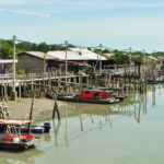Pulau Ketam Fishing Village with Blue Mosque and Thean Hou Temple - At a glance