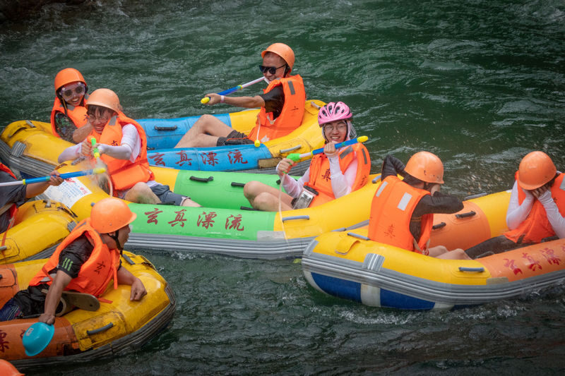 Qingyuan Bijia Mountain/Xuanzhen Grand Canyon Rafting 1-Day Tour - The ride: four kilometers of turns and drops